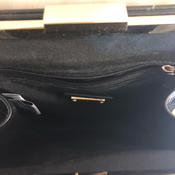 Beautiful Leather Purse - Picture 4 of 5